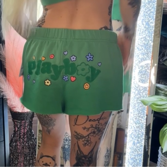 PLAYBOY BY PACSUN Sweat Shorts - Picture 1 of 4